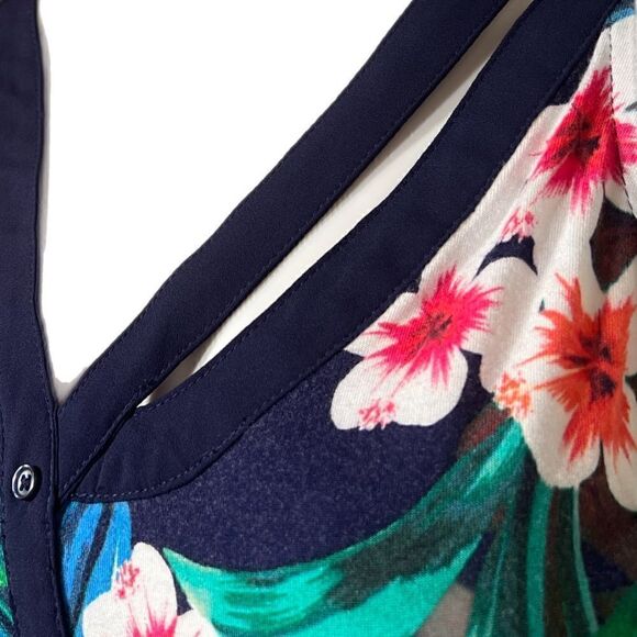 Tropical Navy Strappy Button Front Knit Tank - Picture 4 of 9